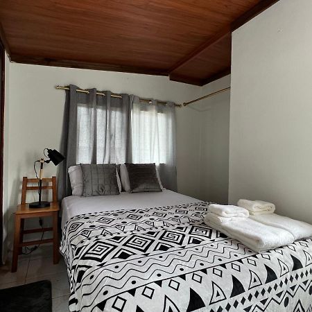 Tiny Apartment In The City Rooftop Terrace بانيوس المظهر الخارجي الصورة