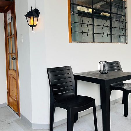 Tiny Apartment In The City Rooftop Terrace بانيوس المظهر الخارجي الصورة