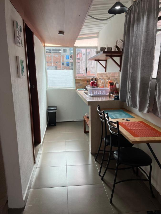 Tiny Apartment In The City Rooftop Terrace بانيوس المظهر الخارجي الصورة