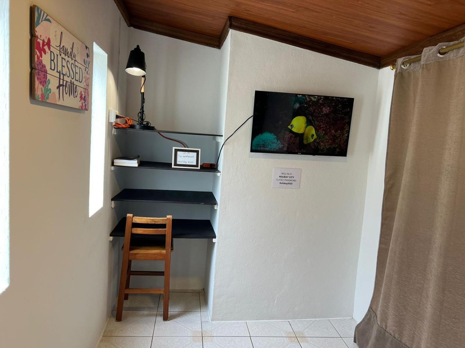 Tiny Apartment In The City Rooftop Terrace بانيوس المظهر الخارجي الصورة